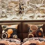 Kenzo -Bed Premium Accommodation Short Breaks
